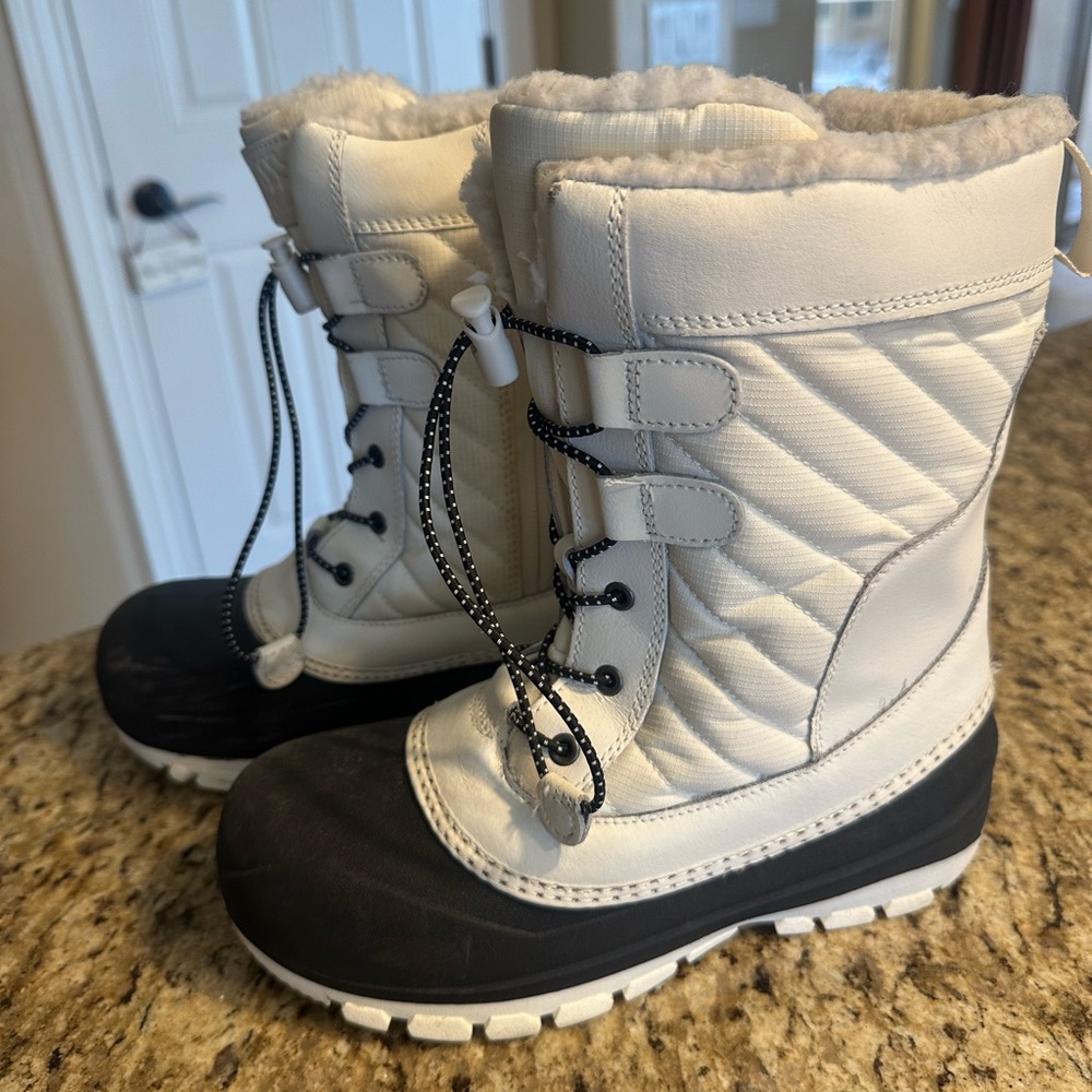all in motion White and Black Kids Snow Boots